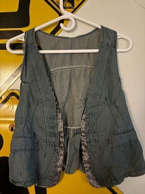 VINTAGE STYLE VEST